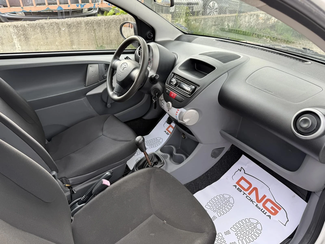 Toyota Aygo 1, 000 EURO4 - автомобили, коли, обяви за нови и употребявани 8