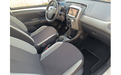 Toyota Aygo 2016г. - автомобили, коли, обяви за нови и употребявани 10