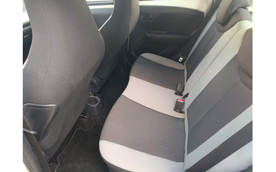 Toyota Aygo 2016г. - автомобили, коли, обяви за нови и употребявани 12