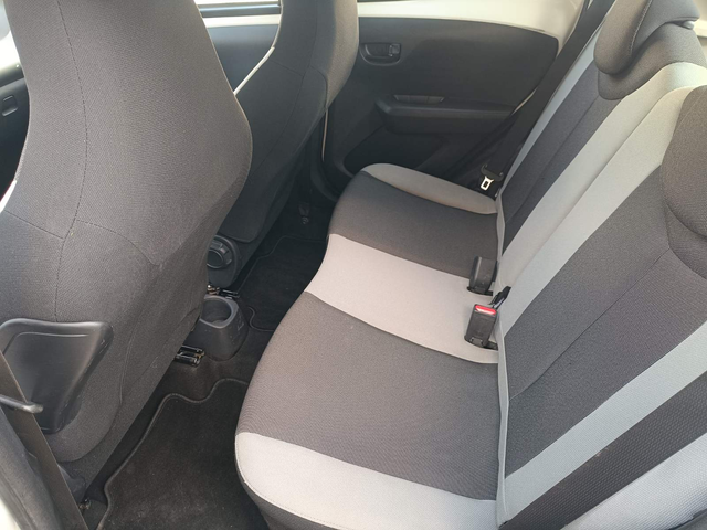 Toyota Aygo 2016г. - автомобили, коли, обяви за нови и употребявани 12