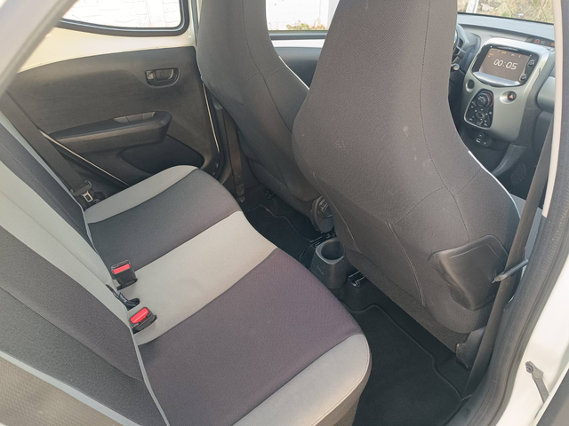 Toyota Aygo 2016г. - автомобили, коли, обяви за нови и употребявани 13