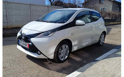 Toyota Aygo 2016г. - автомобили, коли, обяви за нови и употребявани 8