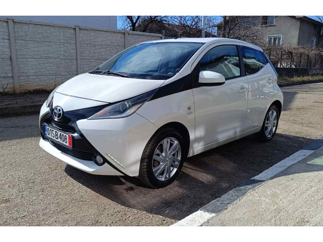 Toyota Aygo 2016г. - автомобили, коли, обяви за нови и употребявани 8