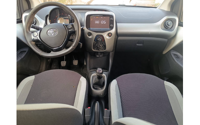 Toyota Aygo 2016г. - автомобили, коли, обяви за нови и употребявани 9