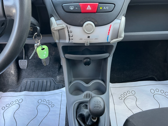 Toyota Aygo 1.0i- 68к.с. Нов внос от Италия - автомобили, коли, обяви за нови и употребявани 14