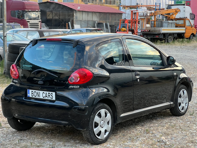 Toyota Aygo 1.0i- 68к.с. Нов внос от Италия - автомобили, коли, обяви за нови и употребявани 4