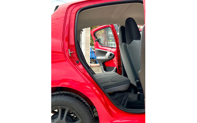Toyota Aygo 1.0i 68HP - автомобили, коли, обяви за нови и употребявани 12