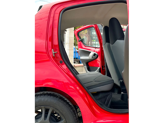 Toyota Aygo 1.0i 68HP - автомобили, коли, обяви за нови и употребявани 12