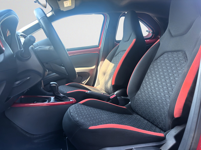 Toyota AYGO X 1.0 VVT-i, Black & White CVT - автомобили, коли, обяви за нови и употребявани 10
