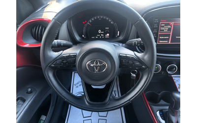 Toyota AYGO X 1.0 VVT-i, Black & White CVT - автомобили, коли, обяви за нови и употребявани 11