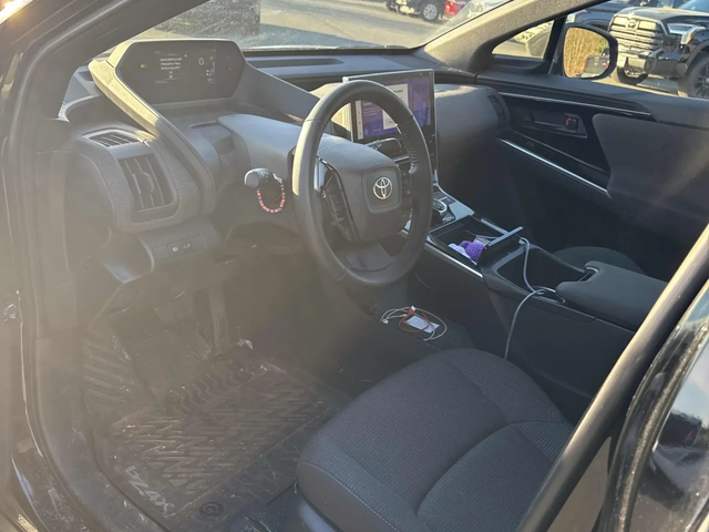 Toyota bZ4X XLE FWD - автомобили, коли, обяви за нови и употребявани 4