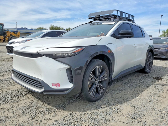 Toyota bZ4X * LIMITED* КОЖА* ПОДГРЕВ* AWD* PANORAMA* - автомобили, коли, обяви за нови и употребявани 0