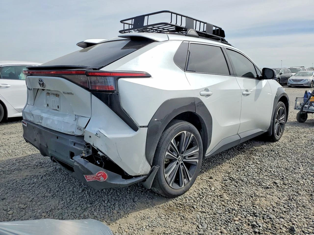 Toyota bZ4X * LIMITED* КОЖА* ПОДГРЕВ* AWD* PANORAMA* - автомобили, коли, обяви за нови и употребявани 2