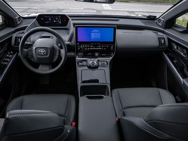 Toyota bZ4X AWD Leuge 360 JBL Winter Pack + Pano ACC - автомобили, коли, обяви за нови и употребявани 9