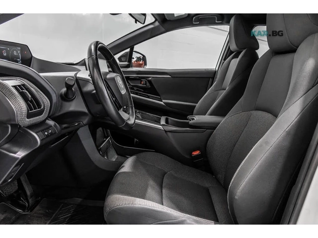 Toyota bZ4X LE* ПОДГРЕВ* КАМЕРА* NAVI* LED* - автомобили, коли, обяви за нови и употребявани 8