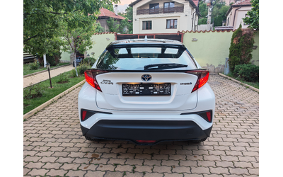 toyota-c-hr-1-8-hybryd-facelift - 4
