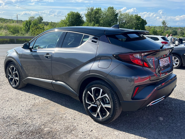 Toyota C-HR 2.0 HYBRID 184 КС ГАРАНЦИЯ BI COLOR - автомобили, коли, обяви за нови и употребявани 7