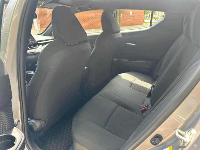Toyota C-HR 2.0L 4cyl FWD - автомобили, коли, обяви за нови и употребявани 12