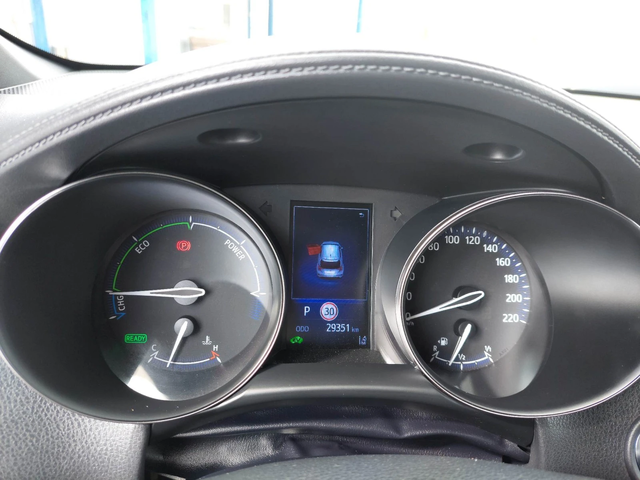 Toyota C-HR 1, 8i HYBRID 29000km!!! - автомобили, коли, обяви за нови и употребявани 12