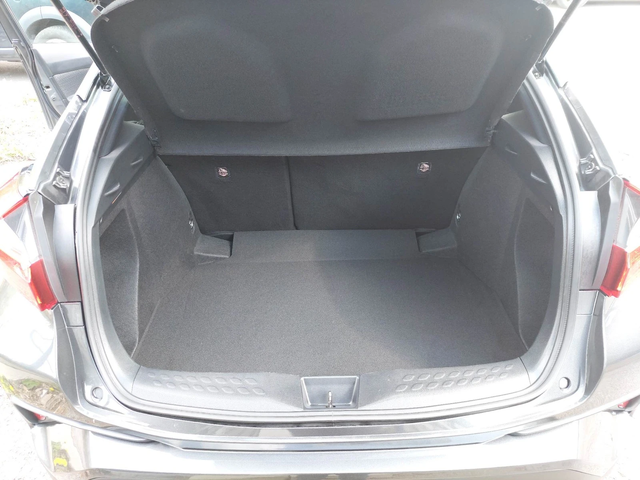 Toyota C-HR 1, 8i HYBRID 29000km!!! - автомобили, коли, обяви за нови и употребявани 15