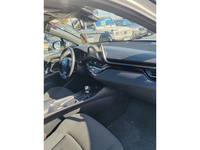 Toyota C-HR 1.8, 122к.с. ТОП - автомобили, коли, обяви за нови и употребявани 7