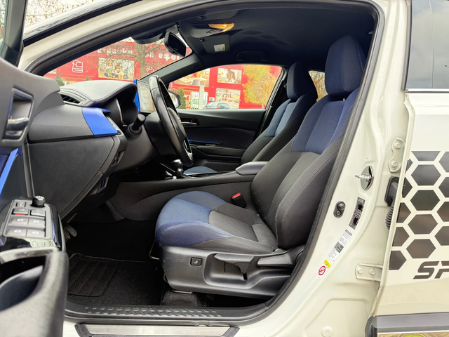 Toyota C-HR Бензин* Подгрев* Камера* Limited* SPORT* TOP - автомобили, коли, обяви за нови и употребявани 6