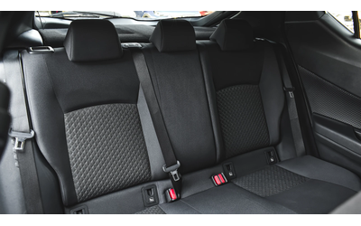 Toyota C-HR 2.0 Hybrid Club Automatic - автомобили, коли, обяви за нови и употребявани 10