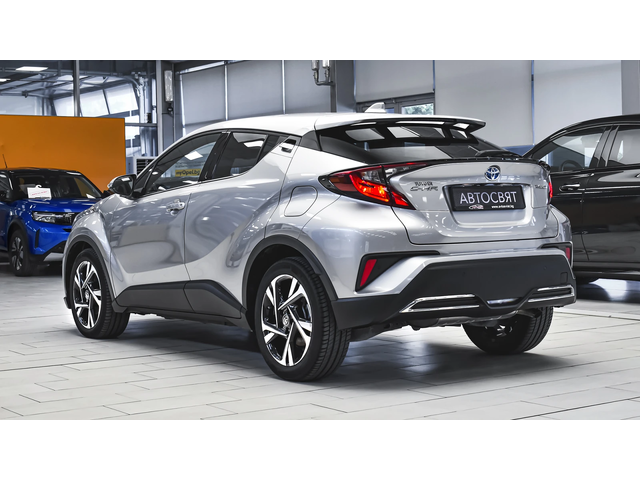 Toyota C-HR 2.0 Hybrid Club Automatic - автомобили, коли, обяви за нови и употребявани 6