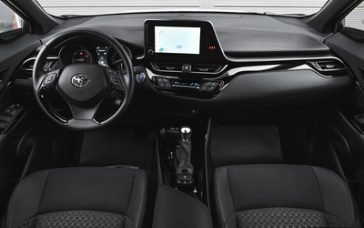 Toyota C-HR 2.0 Hybrid Club Automatic - автомобили, коли, обяви за нови и употребявани 7