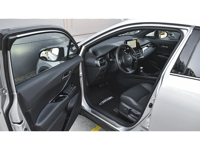 Toyota C-HR 2.0 Hybrid Club Automatic - автомобили, коли, обяви за нови и употребявани 7