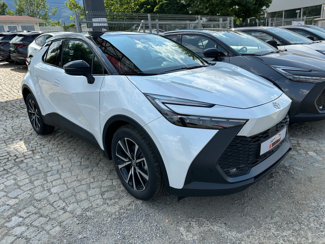 Toyota C-HR 1.8/Hibrid/140.ps - автомобили, коли, обяви за нови и употребявани 2