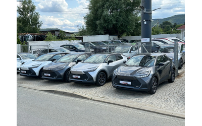 Toyota C-HR 1.8/Hibrid/140.ps - автомобили, коли, обяви за нови и употребявани 6