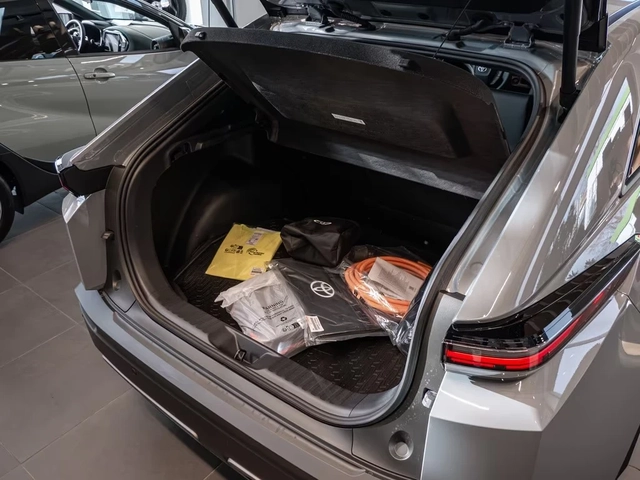 Toyota C-HR Team player Winter pack blind spot ACC - автомобили, коли, обяви за нови и употребявани 13