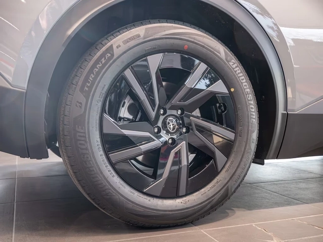 Toyota C-HR Team player Winter pack blind spot ACC - автомобили, коли, обяви за нови и употребявани 3