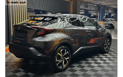 toyota-c-hr-hybrid-kozha-ekstrov-garantsiya - 3