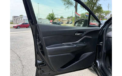 Toyota C-HR LE l FWD l CarPlay l Eco Vehicle l 2.0L l 4Cyl l Front Wheel Drive - автомобили, коли, обяви за нови и употребявани 15