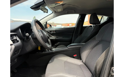 Toyota C-HR LE l FWD l CarPlay l Eco Vehicle l 2.0L l 4Cyl l Front Wheel Drive - автомобили, коли, обяви за нови и употребявани 16