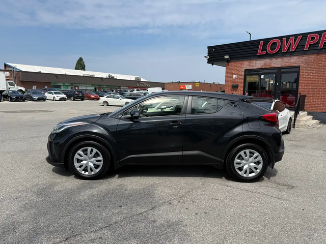 Toyota C-HR LE l FWD l CarPlay l Eco Vehicle l 2.0L l 4Cyl l Front Wheel Drive - автомобили, коли, обяви за нови и употребявани 4