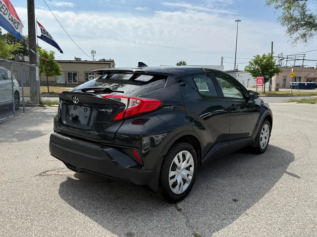 Toyota C-HR LE l FWD l CarPlay l Eco Vehicle l 2.0L l 4Cyl l Front Wheel Drive - автомобили, коли, обяви за нови и употребявани 7