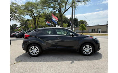 Toyota C-HR LE l FWD l CarPlay l Eco Vehicle l 2.0L l 4Cyl l Front Wheel Drive - автомобили, коли, обяви за нови и употребявани 8