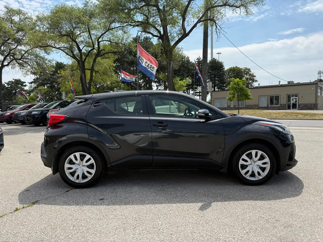 Toyota C-HR LE l FWD l CarPlay l Eco Vehicle l 2.0L l 4Cyl l Front Wheel Drive - автомобили, коли, обяви за нови и употребявани 8