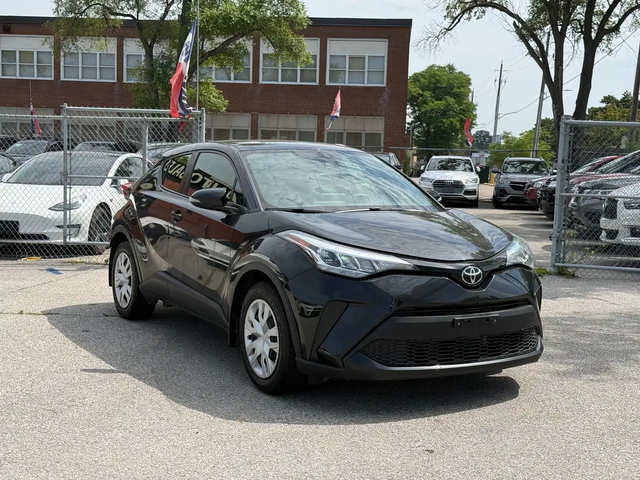 Toyota C-HR LE l FWD l CarPlay l Eco Vehicle l 2.0L l 4Cyl l Front Wheel Drive - автомобили, коли, обяви за нови и употребявани 9