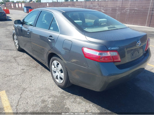Toyota Camry 2.4L I-4 DOHC, VVT, 158HP Front Wheel Drive - автомобили, коли, обяви за нови и употребявани 2
