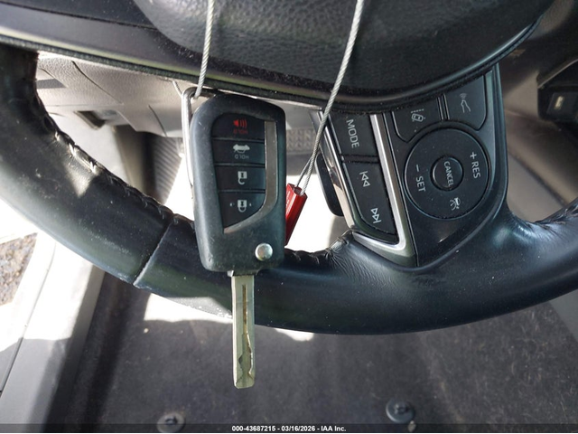 Toyota Camry 2.5L I-4 DI, DOHC, VVT, 203HP Front Wheel Drive - автомобили, коли, обяви за нови и употребявани 10