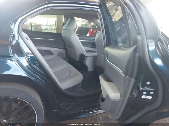 Toyota Camry XSE HYBRID - автомобили, коли, обяви за нови и употребявани 7