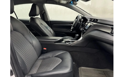 Toyota Camry * 2.5SE* DISTRONIC* LANE ASSIST* CAR PLAY* - автомобили, коли, обяви за нови и употребявани 16