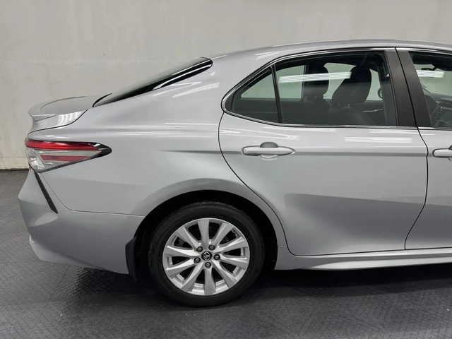 Toyota Camry * 2.5SE* DISTRONIC* LANE ASSIST* CAR PLAY* - автомобили, коли, обяви за нови и употребявани 6