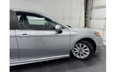 Toyota Camry * 2.5SE* DISTRONIC* LANE ASSIST* CAR PLAY* - автомобили, коли, обяви за нови и употребявани 9