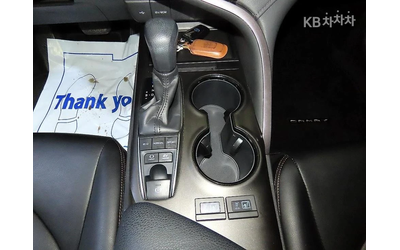 Toyota Camry 2.5 - автомобили, коли, обяви за нови и употребявани 11