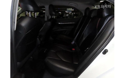 Toyota Camry 2.5 - автомобили, коли, обяви за нови и употребявани 6